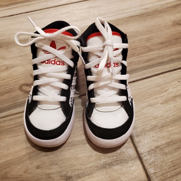 Adidas shoes - Picture 3 of 4